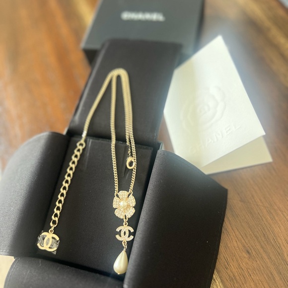 Collector’s Must-Have Rare Long Necklace 23S Camellia CC Pearl Adjustable chain - Picture 9 of 12